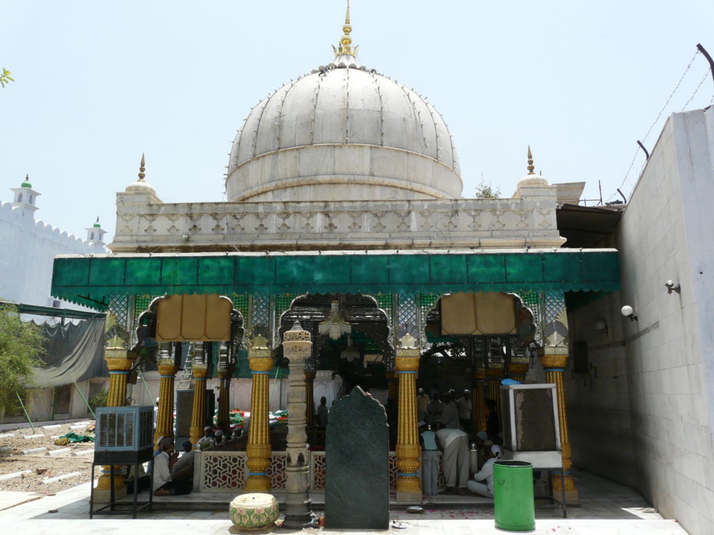 Sufis, Dargahs & Divinity in Delhi -