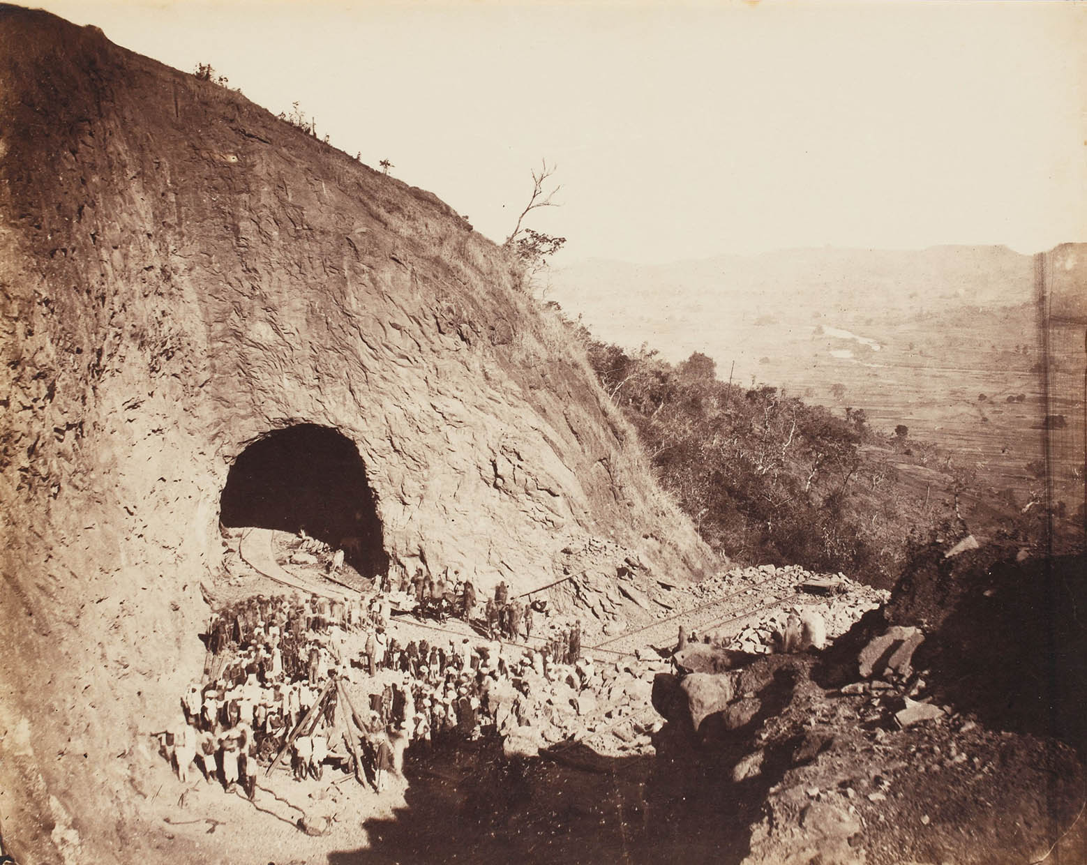 Tunnel Vision – An environmental history of Indian Railways - Alice Tredwell, Echoes of the Land, Environment, featured, Railway, Samuel Bourne, trains